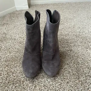 J. Crew Adele Heeled Ankle Boot Suede Leather Size 6 Italian Gray Slouchy Boots thumbnail 5