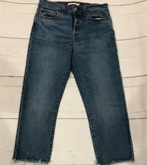 Levi’s blue wedgie cropped jeans thumbnail 1
