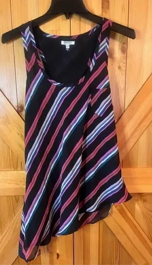 Buffalo David Bitton, Sleeveless, asymmetrical blouse, size medium ￼(1624) thumbnail 1