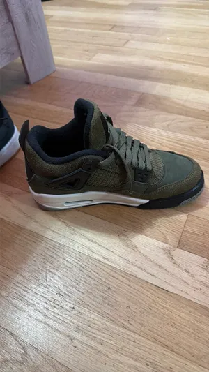 Air Jordan 4 Retro thumbnail 5