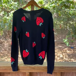 LOFT Women's Navy & Red Strawberry Print Pullover Sweater Size S thumbnail 2