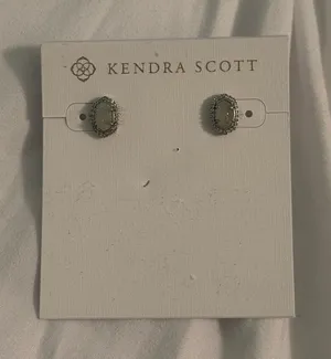 Kendra Scott Cade Silver Stud Earrings in Iridescent Drusy thumbnail 1