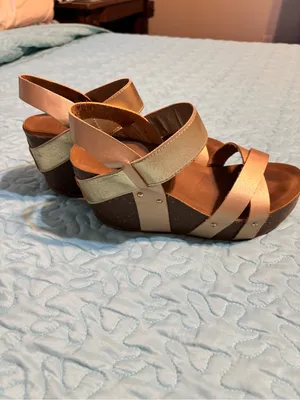 Refresh Metallic Rose Gold and Gold Crisscross Strap Sandals thumbnail 3