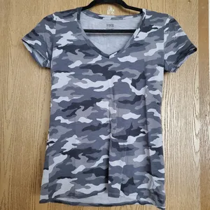 VS PINK Everyday V-Neck Tee thumbnail 3