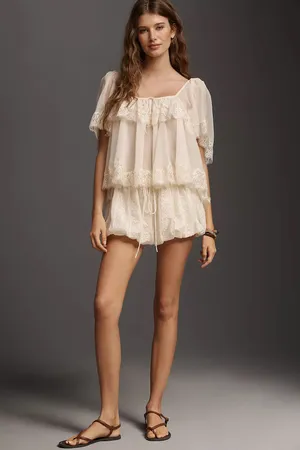 For Love and Lemons Juniper Set Cream lace blouse and shorts set with florSmall NWT For Love and Lemons Juniper Set Cream lace blouse and shorts set Size Small NWT thumbnail 5
