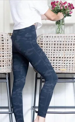 Spanx Look at Me Now Seamless Leggings Black Camo High Waisted Womens Medium thumbnail 1