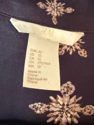 H&M Patterned Pajama Shirt - Black/Tan Satin Top Blouse - Size 12 thumbnail 6