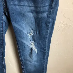Encore Distressed Raw Hem‎ Skinny Jeans thumbnail 3