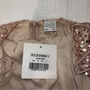 Selfie Leslie Shine Spaghetti Strap Sequin Mini Dress Rose Gold small never worn thumbnail 3