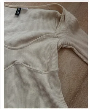 H&M Divided Cream Ribbed Sweetheart Long Sleeve Crop Top S thumbnail 2