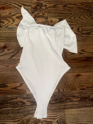 American threads white body suit with bow design  thumbnail 2