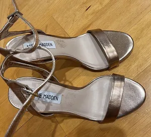 Steve Madden Gold Heels thumbnail 4