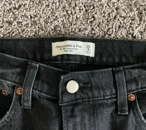 Abercrombie & Fitch the 90s Relaxed Jeans Curve Love thumbnail 2