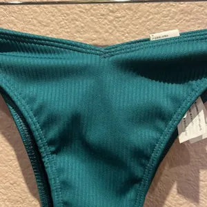 Hollister Women’s Bikini Bottoms Swimsuit Green Ribbed Thong Size Small thumbnail 3