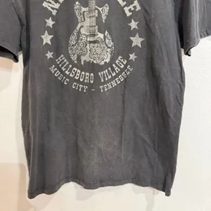 Social Culture Gray Nashville Hillsboro Village Guitar Graphic Tee Sz M thumbnail 4