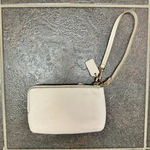 Coach Double Corner Double Zip Wristlet Pebbled Leather Chalk/Light Gold thumbnail 14