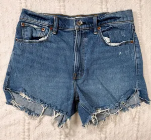 Abercrombie & Fitch The Mom Short High Rise Medium Wash Distressed Denim 28 6 thumbnail 1