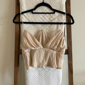 SheIn NWOT champagne gold ruched bust cami top thumbnail 3