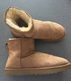 UGG Mini Classic thumbnail 1