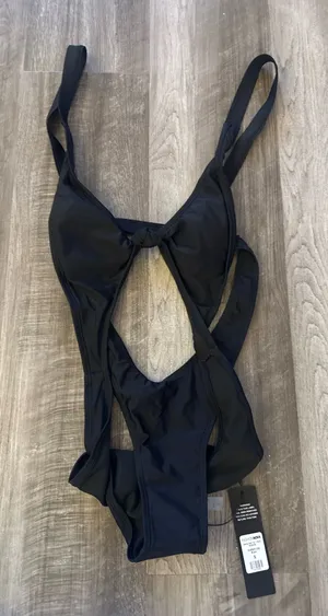 FashioNova One Piece Monokini thumbnail 1
