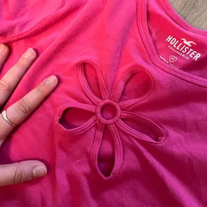Hollister Baby Tee Long Sleeve thumbnail 3