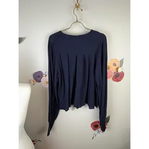 Free People Navy Textured Back Pleated Long Sleeve Blouse - Size - Large thumbnail 3