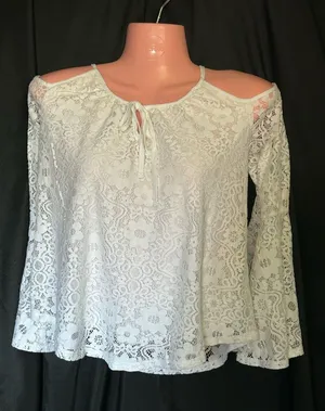 Hollister White Lace Cold-Shoulder Tie-Front Blouse XS thumbnail 1