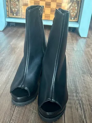 Heeled Peep Toe Booties Black Size 6.5 thumbnail 8