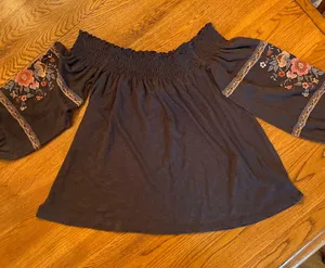 American Eagle Crop Shirt thumbnail 1