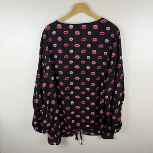 Cato Black‎ Pink Lip Print Blouse Size 26/28W Ruched Lightweight Valentines Cute thumbnail 4