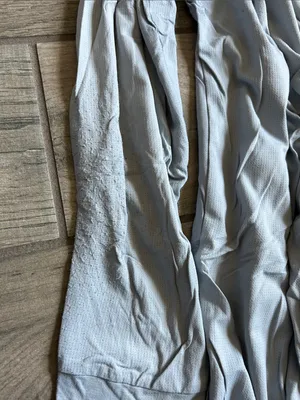 Women’s Long-Sleeve Crewneck Tee - Light Gray thumbnail 3