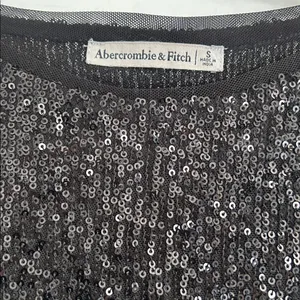 Abercrombie & Fitch Long-Sleeve Sequin Boatneck Top in Black- S thumbnail 5