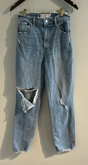 Abercrombie The 90s Straight Ultra High‎ Rise Jeans thumbnail 1