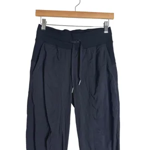 Lululemon Jogger Pants Women's Beyond the Studio Seersucker black size 4 gym thumbnail 3