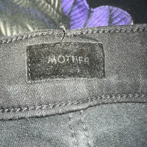 MOTHER The Insider Crop Step Fray Jeans in Not Guilty thumbnail 9