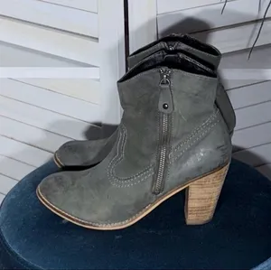 Rebel Taupe Gray Leather Ankle Cowboy Boots Size 9 thumbnail 1