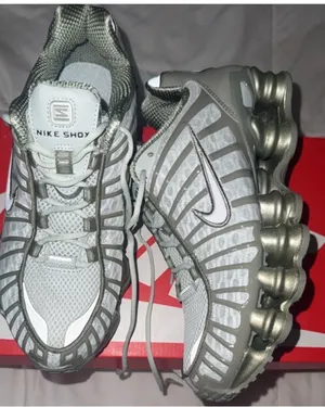Women Nike shoes  thumbnail 1