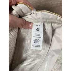 Lululemon Everywhere Belt Bag *Fleece - White and Gold thumbnail 9