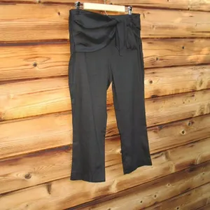 NWT Black Linen Blend Cropped High Waist Pants thumbnail 3