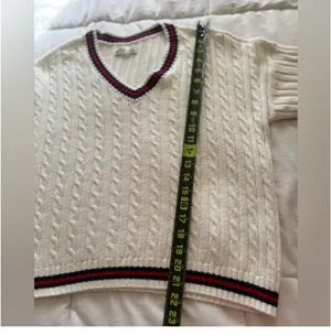 Hollister Women’s Classic White Cable Knit Swearter thumbnail 7