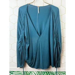Free People Salt N Peppa Surplice Drawstring Sleeve Blue Top - Size - Medium thumbnail 6
