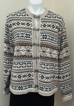 Croft & Barrow Cream Beige Black Nordic Pattern Metal Clasp Closure Sweater Sz L thumbnail 1