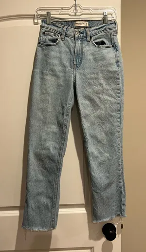 Abercrombie jeans thumbnail 1
