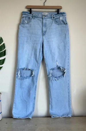 Abercrombie & Fitch The 90’s Straight Ultra High Rise Jeans thumbnail 1