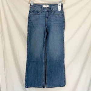 NWT Hollister medium-wash low-rise baggy jeans Size US 00R / W24 Regular thumbnail 3