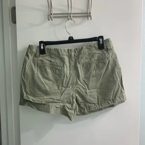 Old navy shorts thumbnail 5