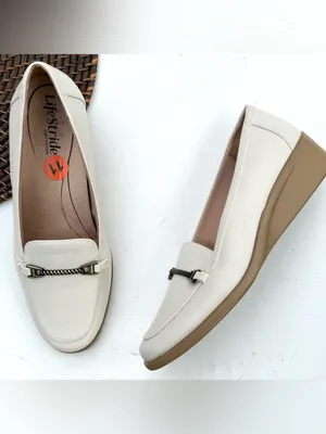 LiftStride Womens Shoes Beige Mini Wedge Loafer Slip On Size 10W thumbnail 2