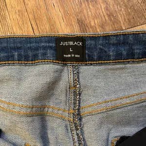 Just Black Short Jean Skirt Women size Large Made in USA distressed hem, summer thumbnail 5