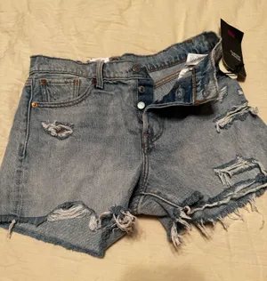 Levi’s Shorts Wedgie Denim High-Rise thumbnail 1