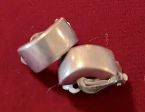 Vintage Clip Earrings Silver thumbnail 1